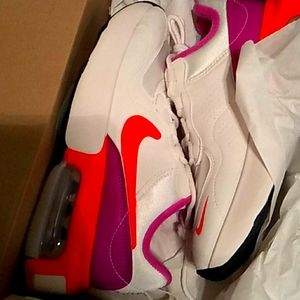 NIKE AIR MAX SIZE 6
